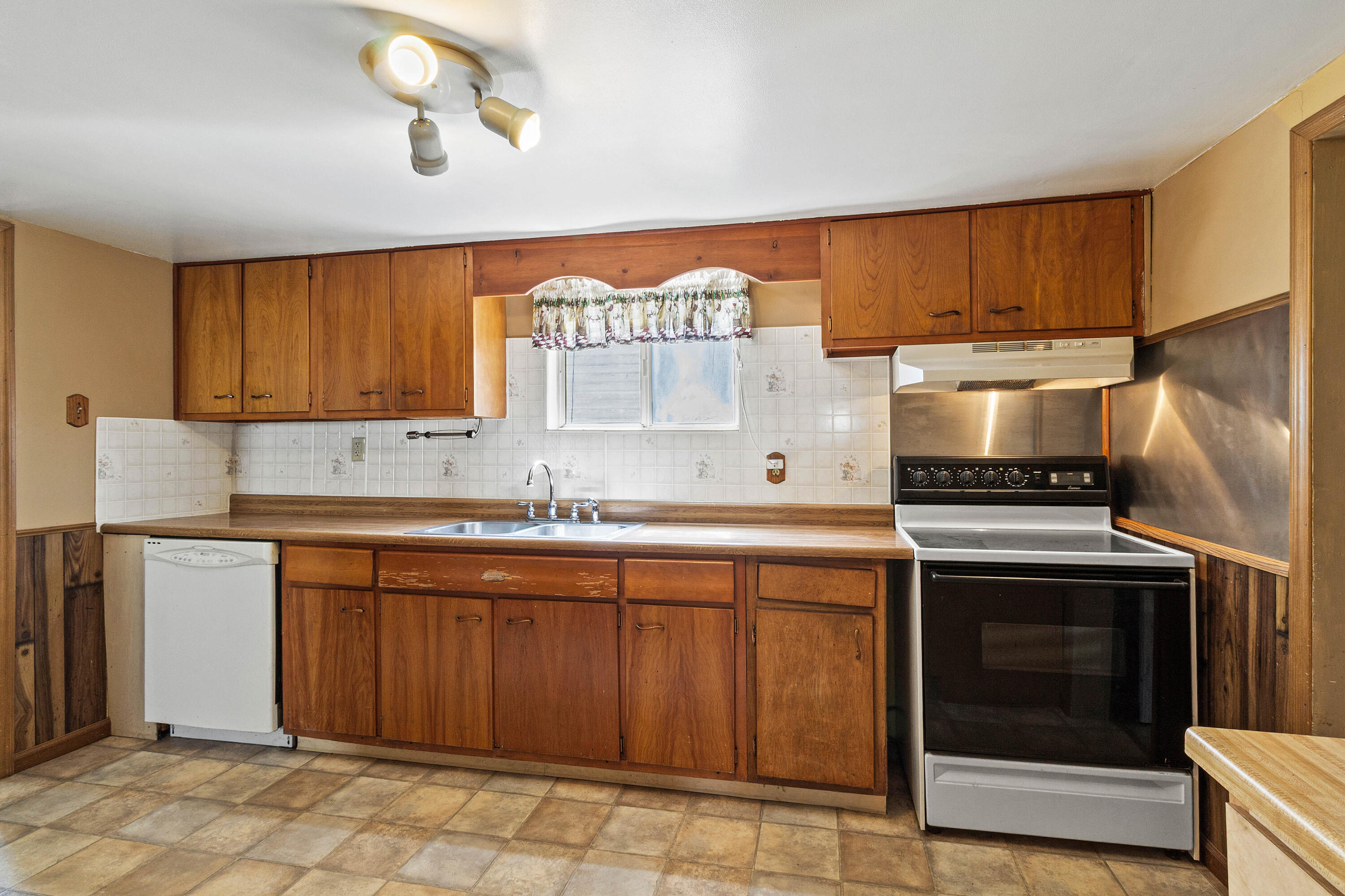 320 Freeman Avenue, Urbana, Ohio 43078