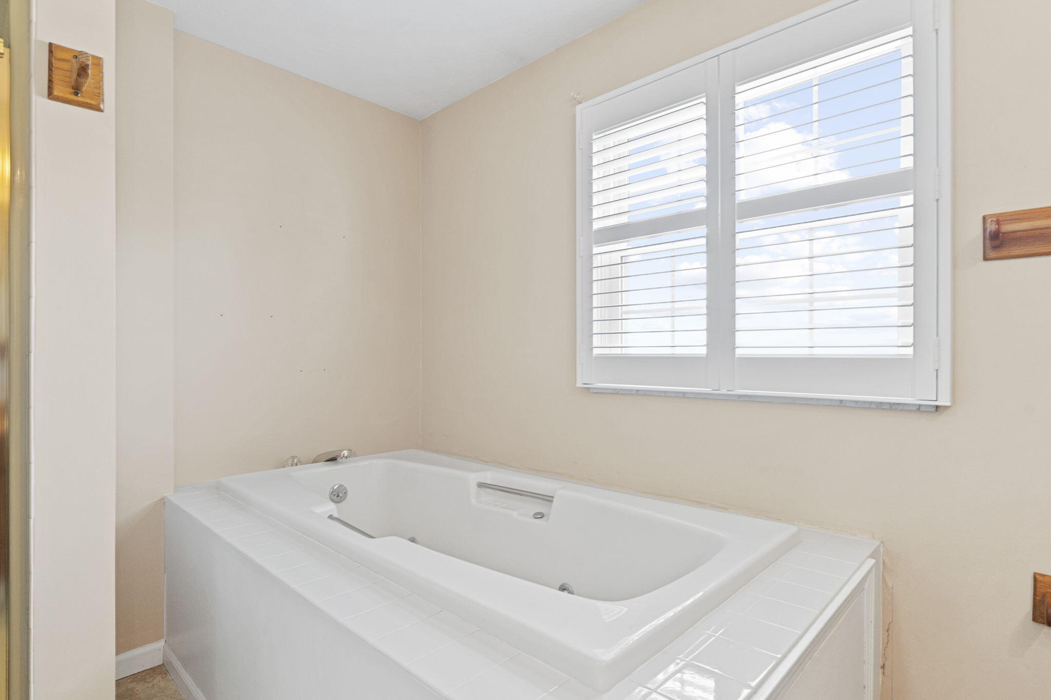 2933 Stonehaven Drive, Springfield, Ohio 45503