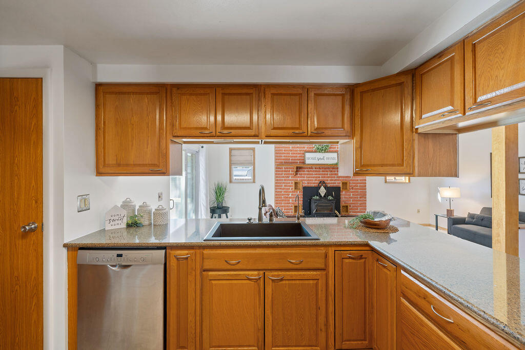 6770 Locustview Drive, Dayton, Ohio 45424