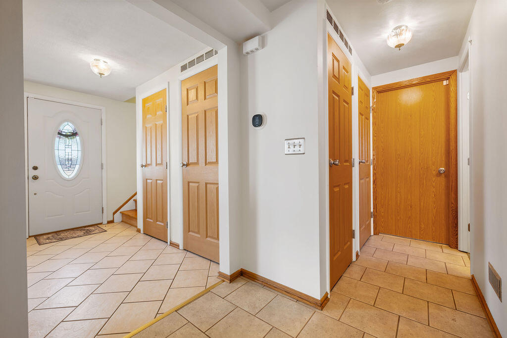6770 Locustview Drive, Dayton, Ohio 45424