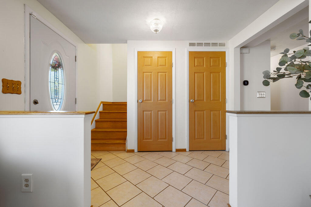 6770 Locustview Drive, Dayton, Ohio 45424