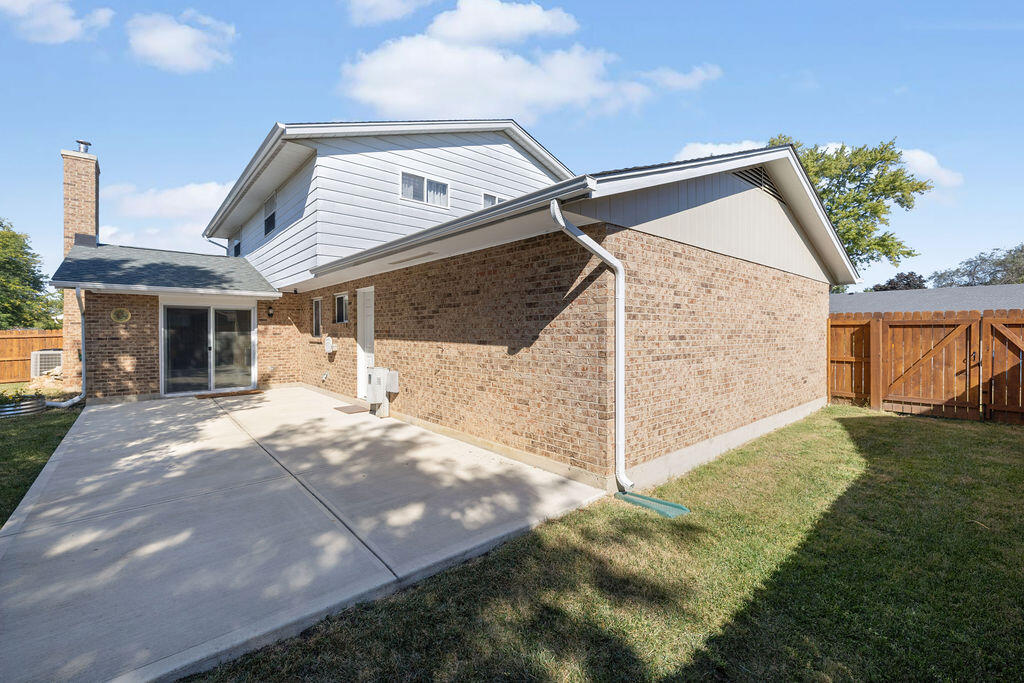 6770 Locustview Drive, Dayton, Ohio 45424