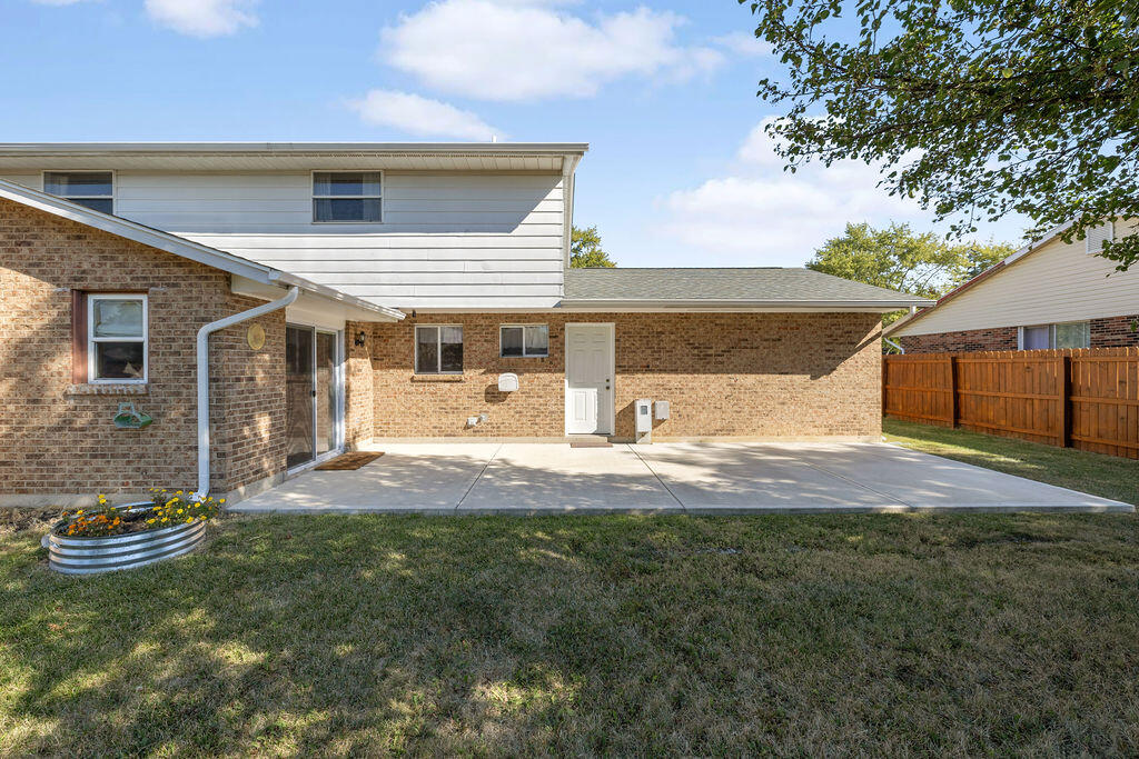 6770 Locustview Drive, Dayton, Ohio 45424