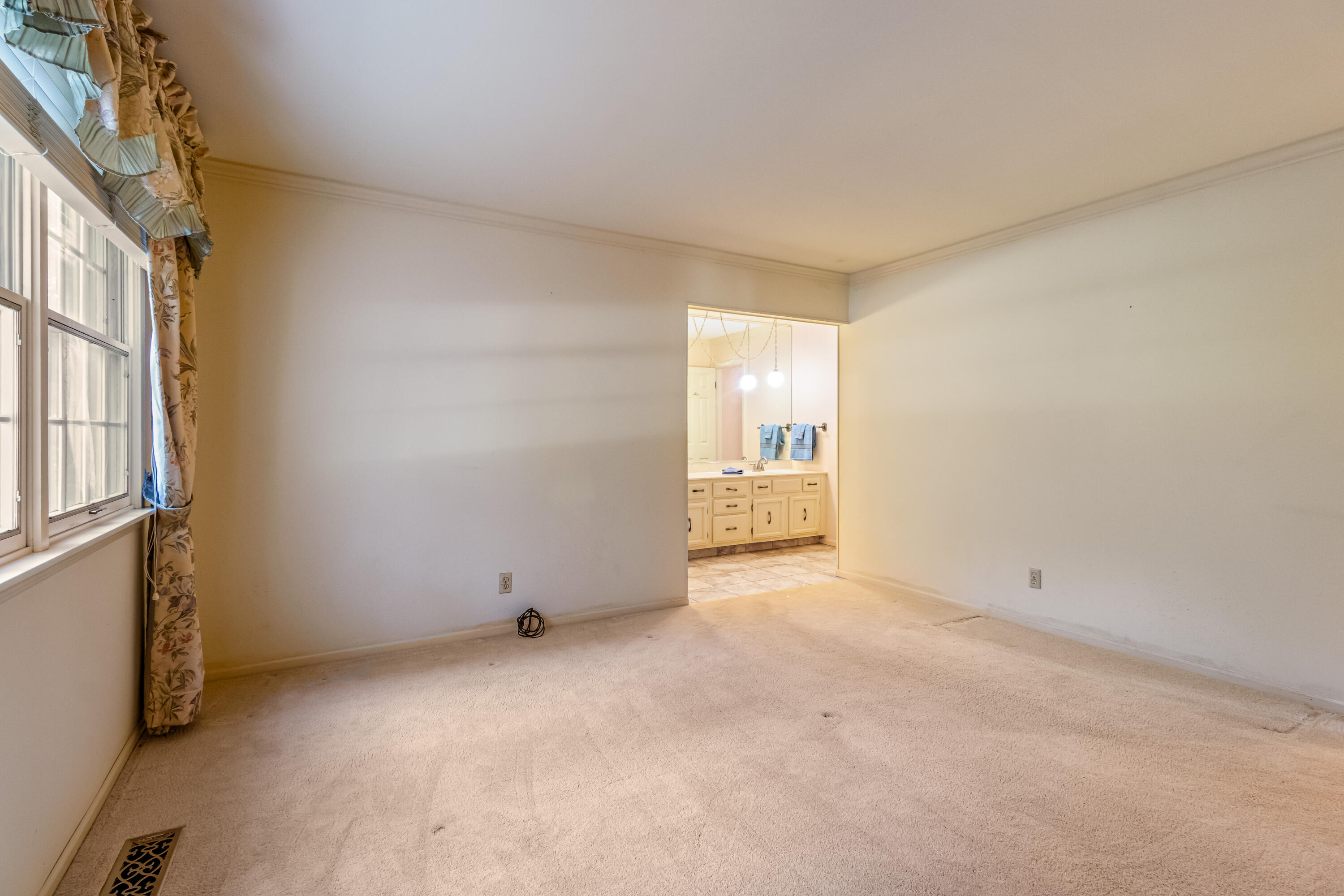 2015 Merrimont Drive, Troy, Ohio 45373