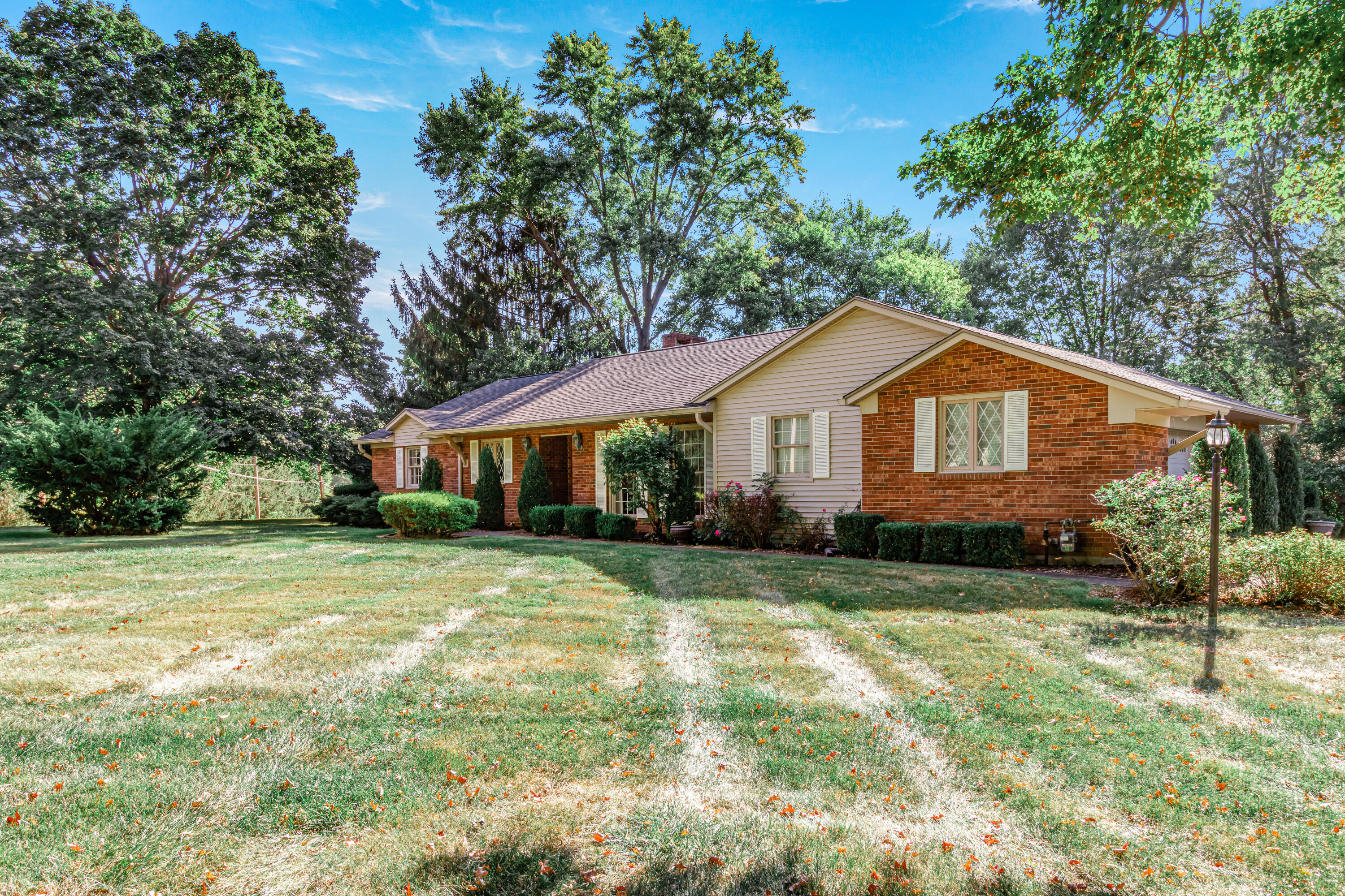 2015 Merrimont Drive, Troy, Ohio 45373