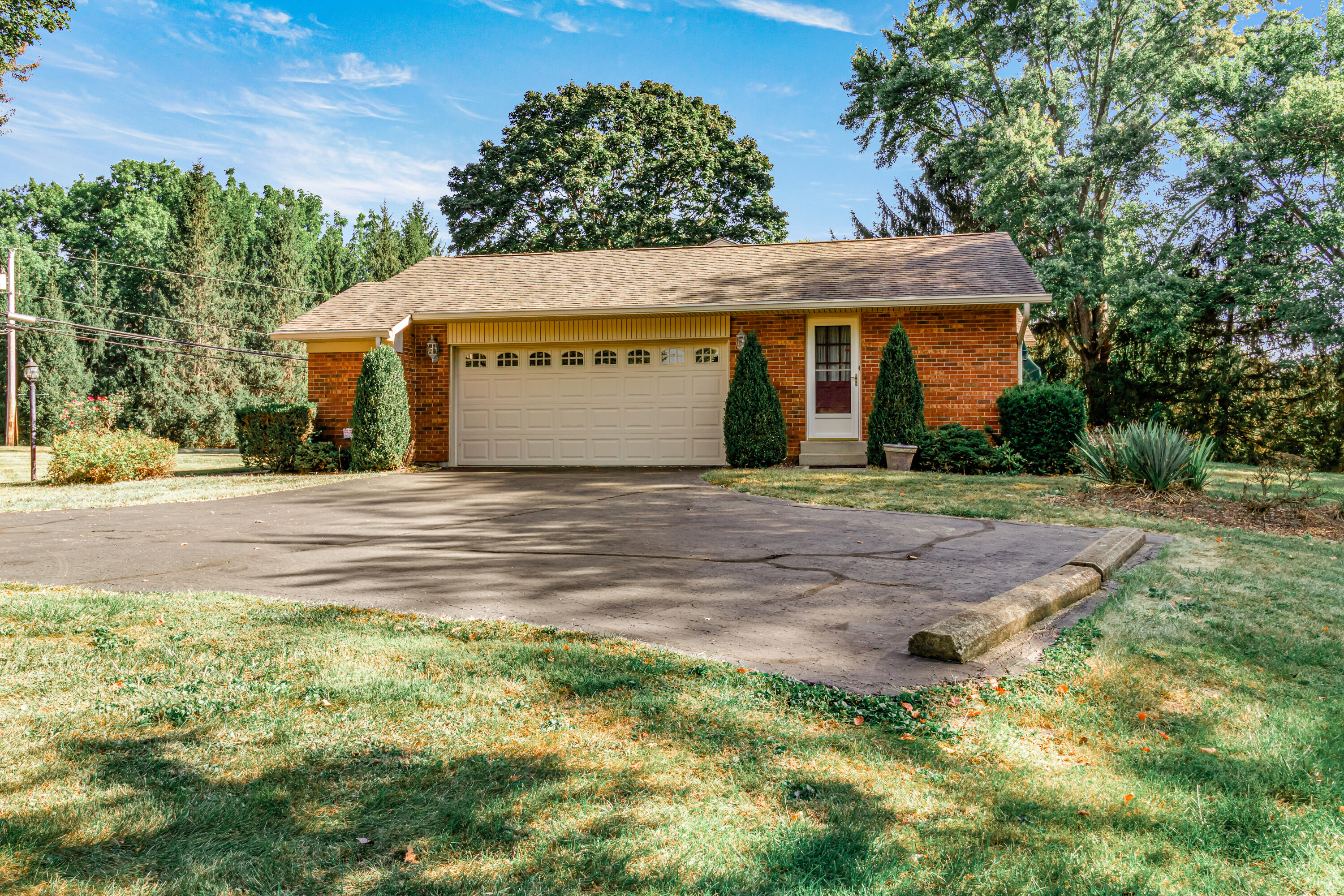 2015 Merrimont Drive, Troy, Ohio 45373