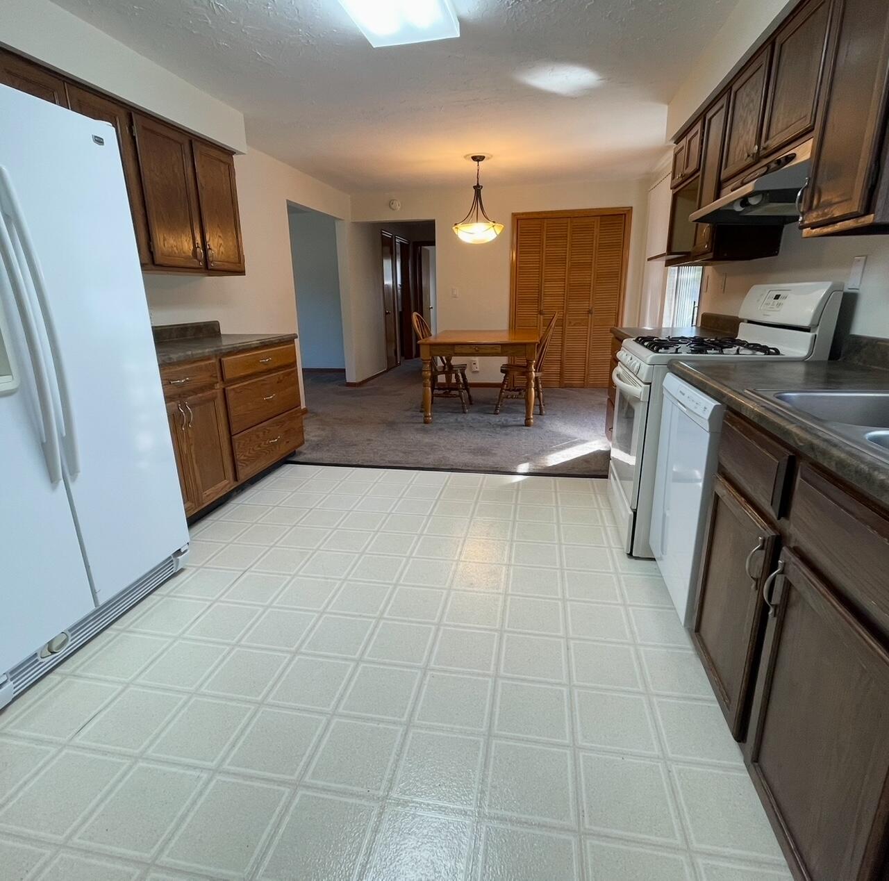 2683 Home Orchard Drive, Springfield, Ohio 45503