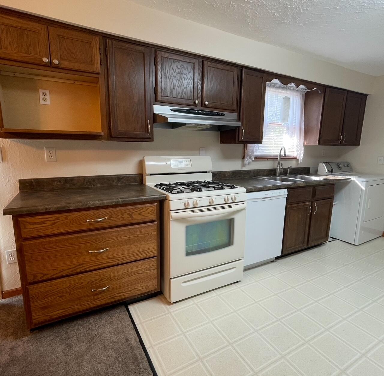 2683 Home Orchard Drive, Springfield, Ohio 45503