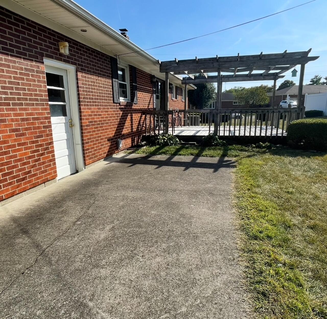 2683 Home Orchard Drive, Springfield, Ohio 45503