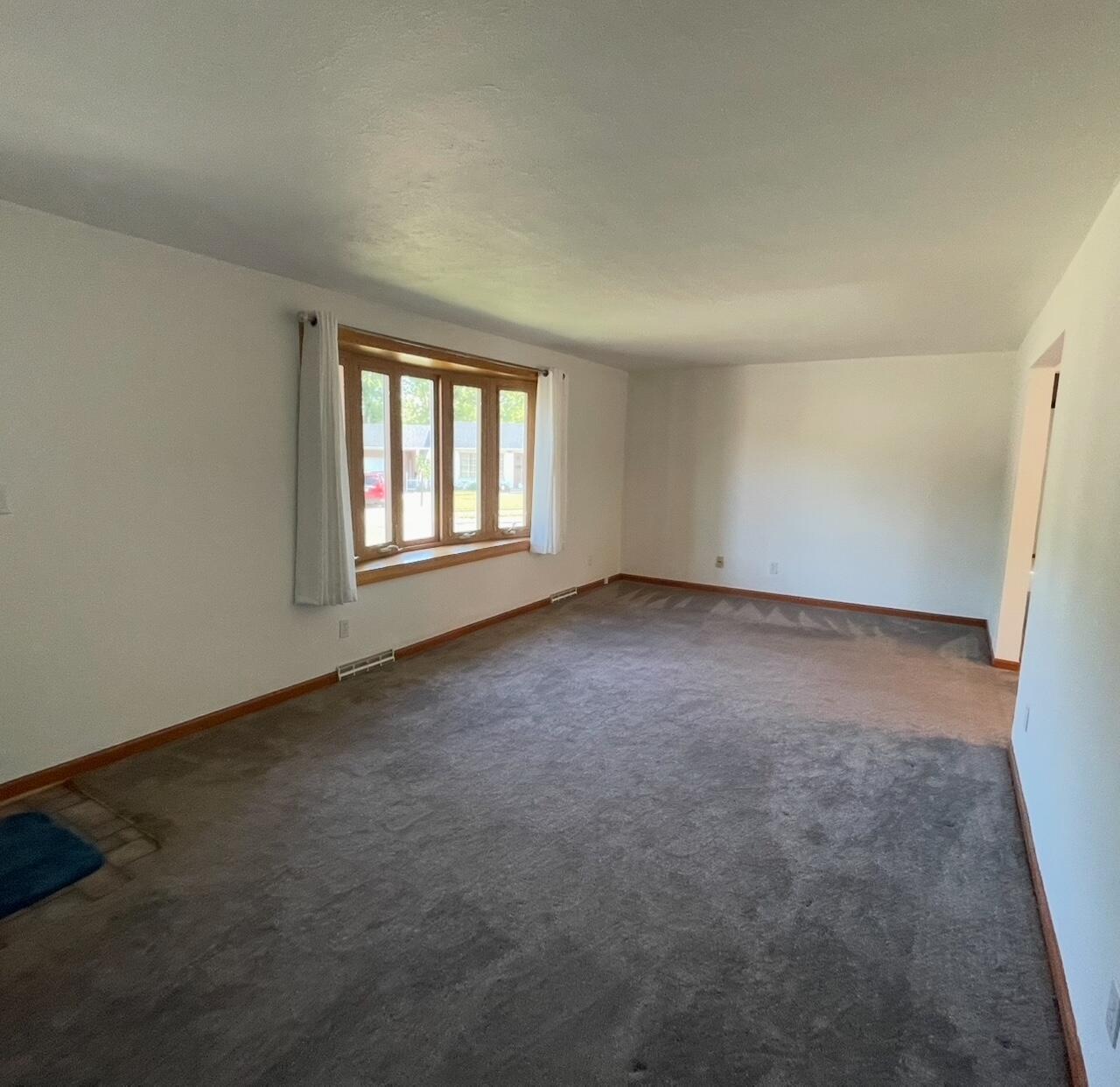 2683 Home Orchard Drive, Springfield, Ohio 45503