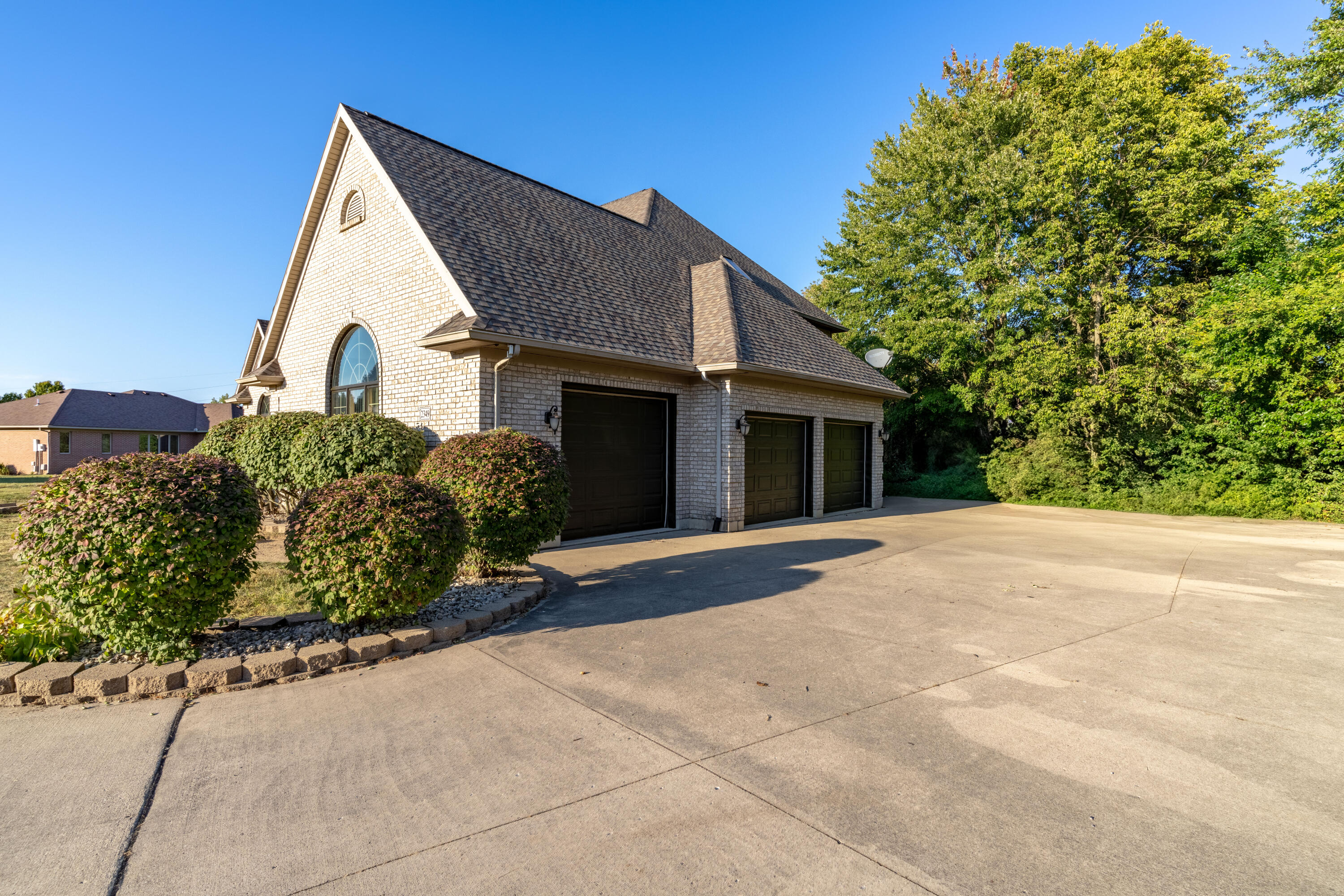 2349 Brierwood Trail, Sidney, Ohio 45365