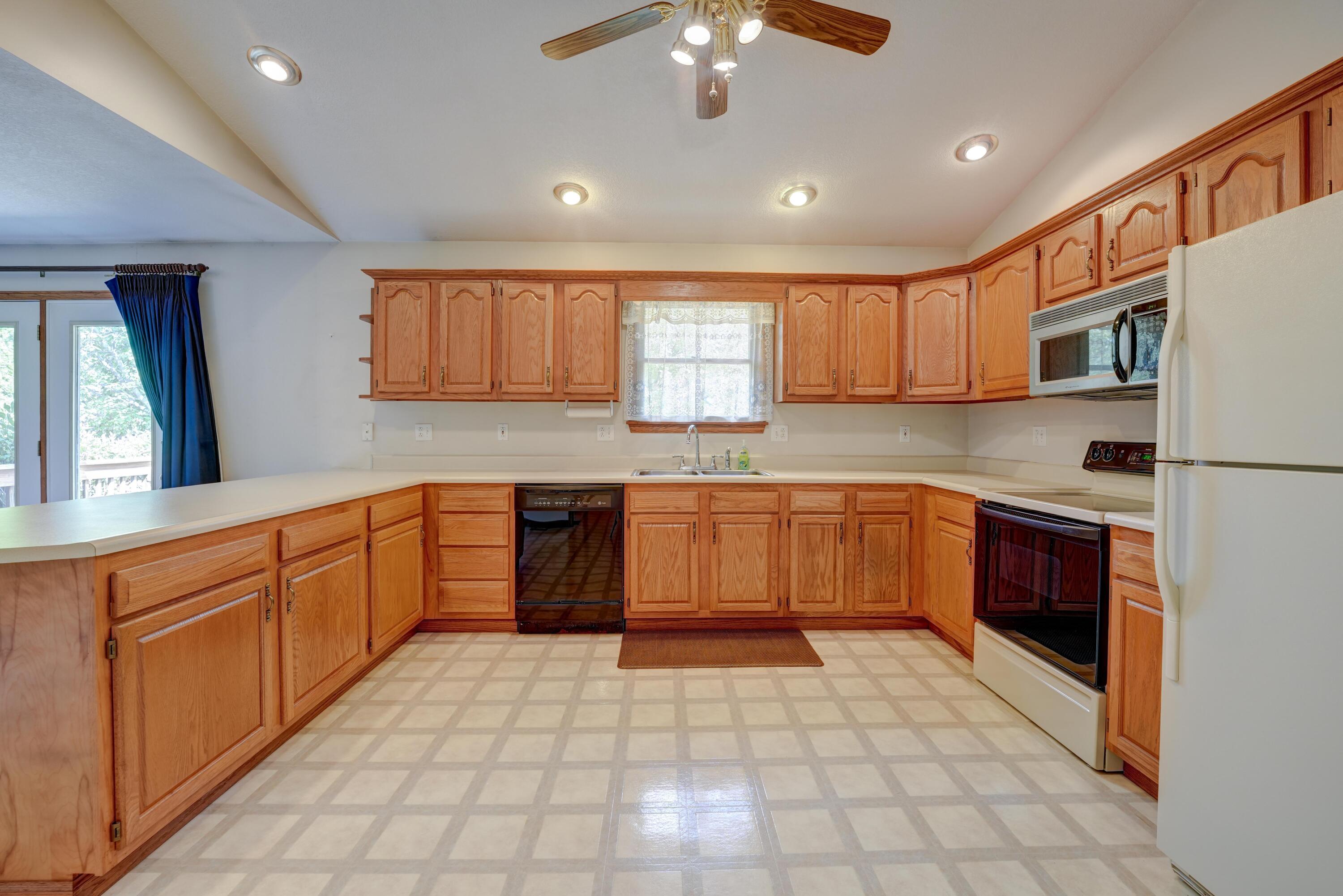 947 Brighton Drive, Greenville, Ohio 45331