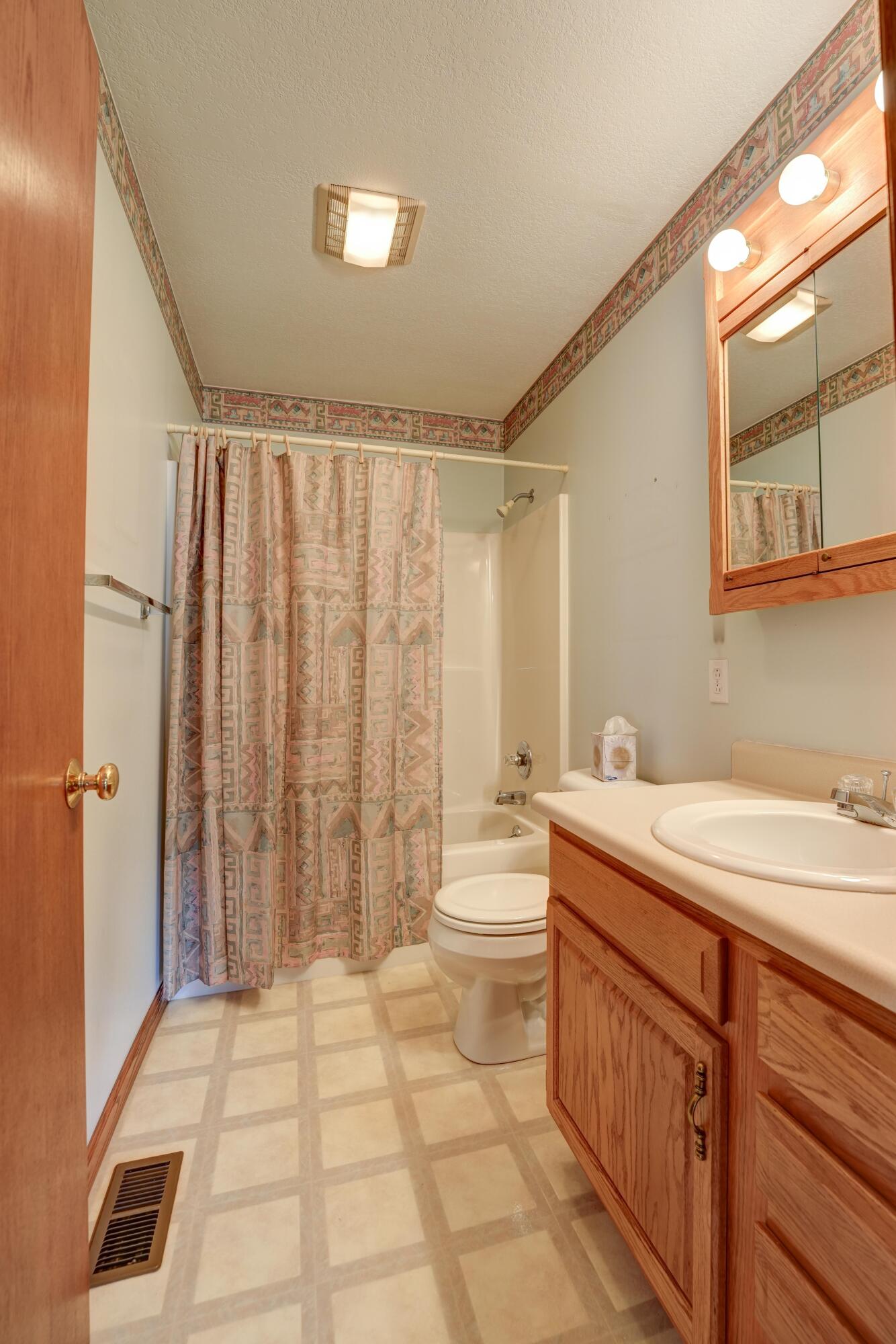 947 Brighton Drive, Greenville, Ohio 45331