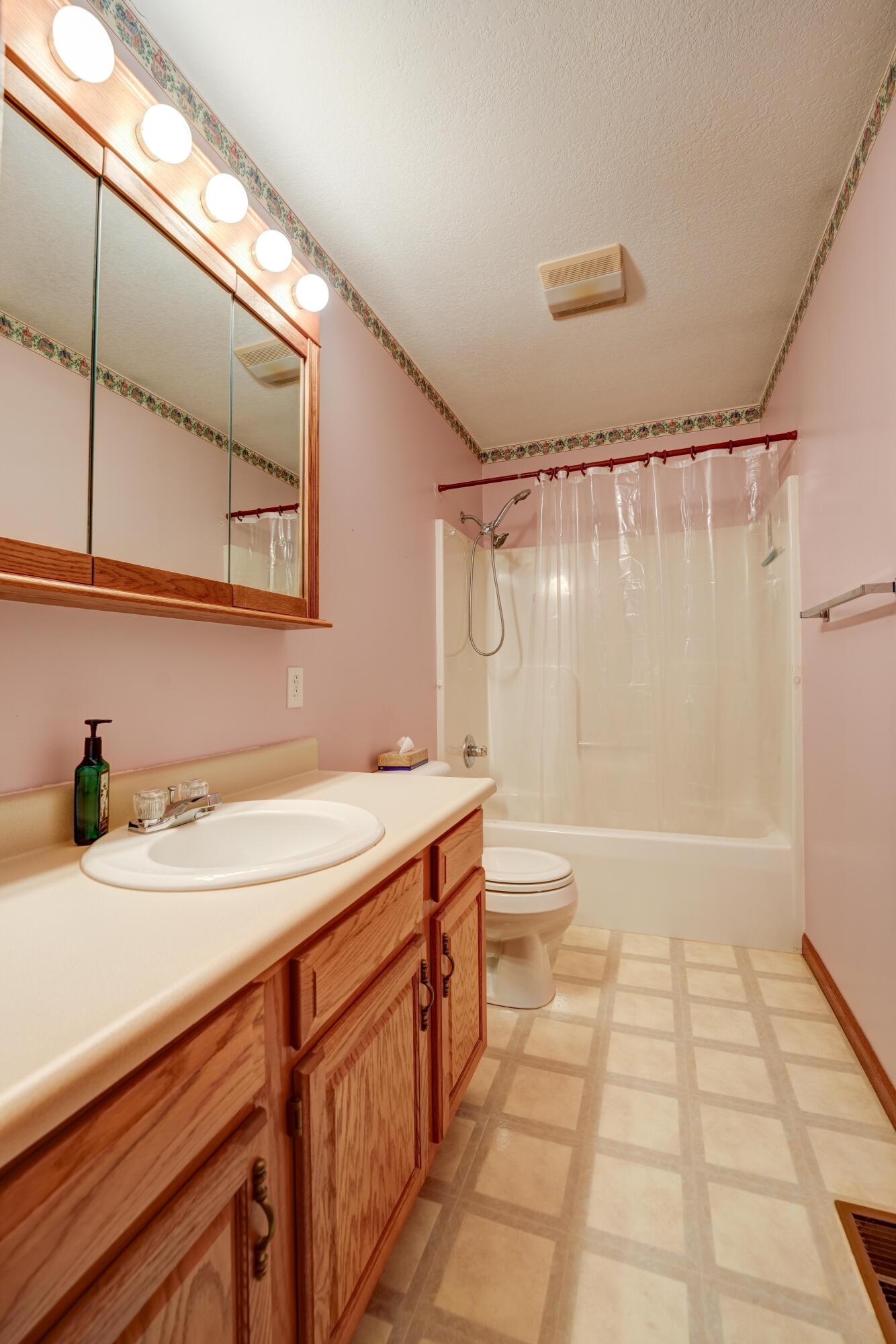 947 Brighton Drive, Greenville, Ohio 45331