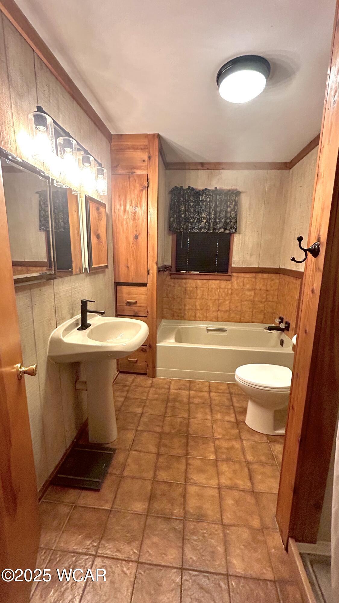 1408 Winghaven Drive, Lima, Ohio