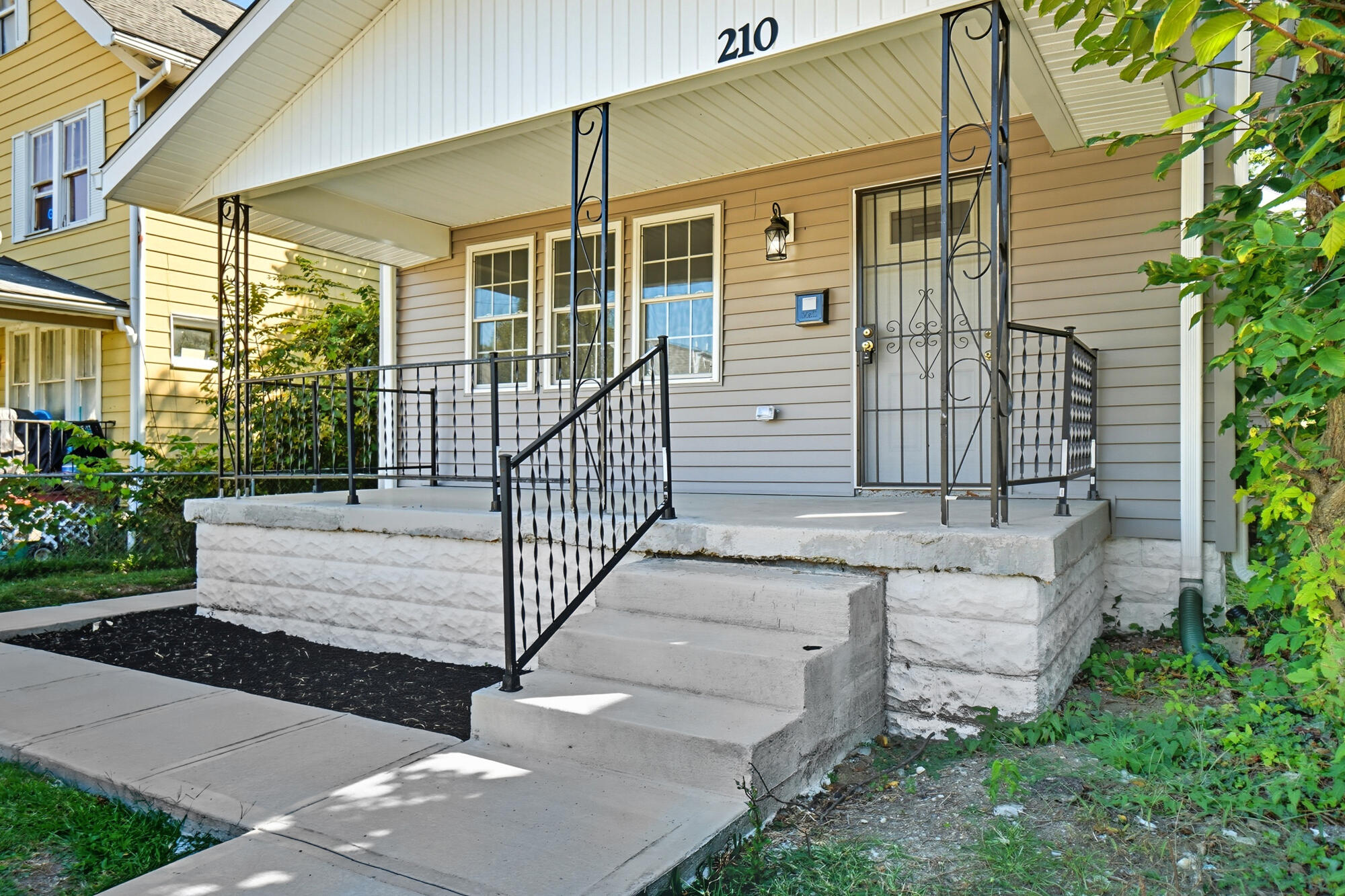 210 Oakley Avenue, Columbus, Ohio 43204