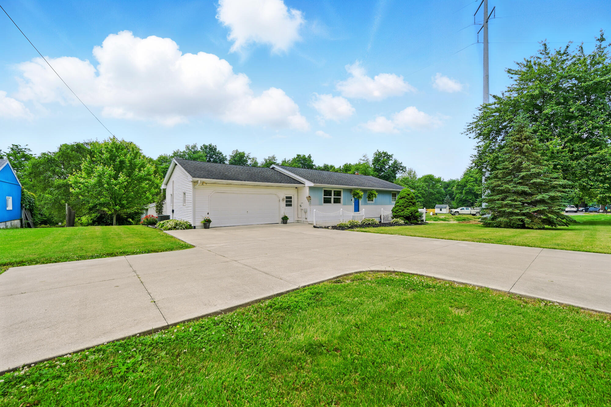 1129 Bluelick Road, Lima, Ohio 45801