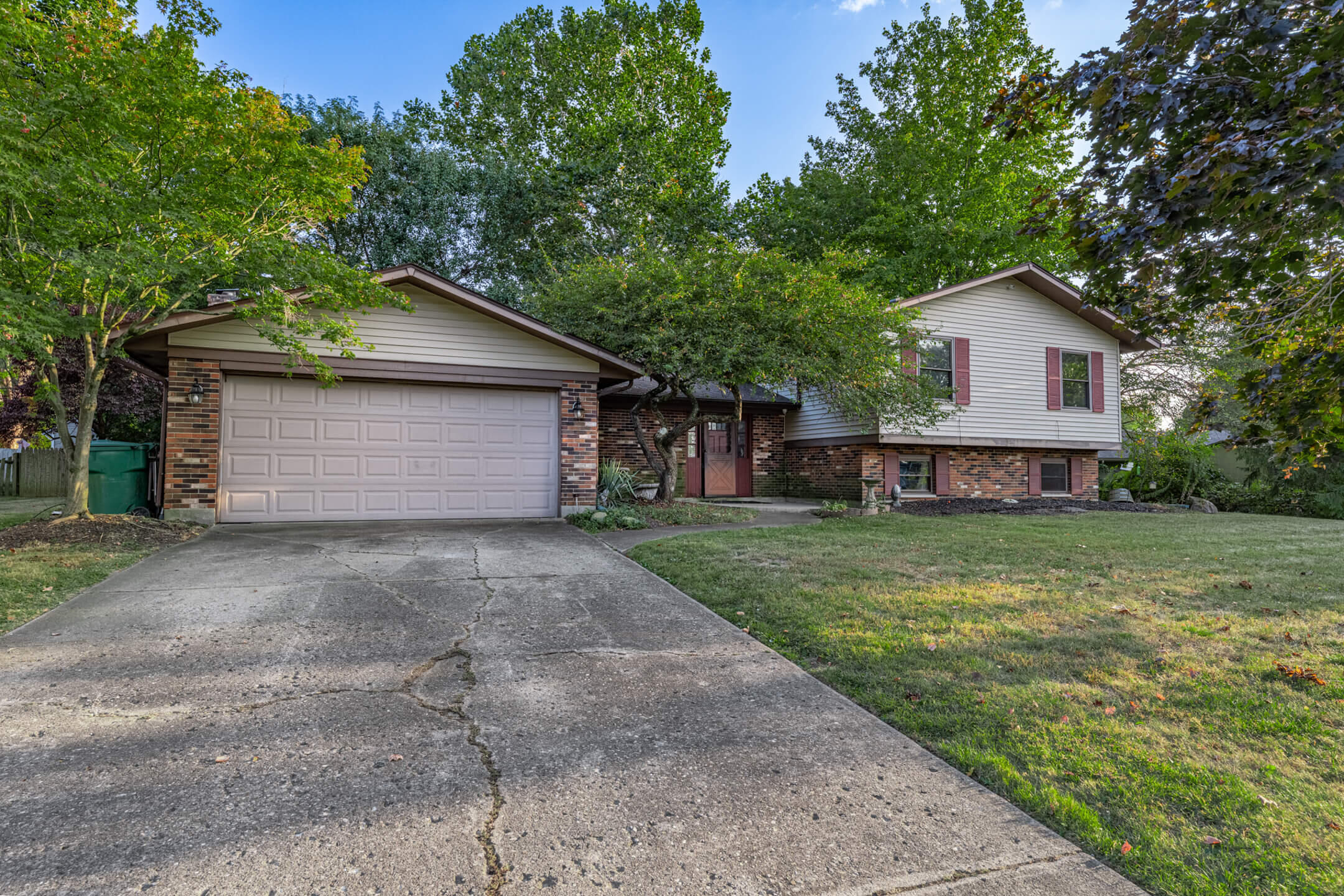 2006 Washington Creek Lane, Dayton, Ohio 45458