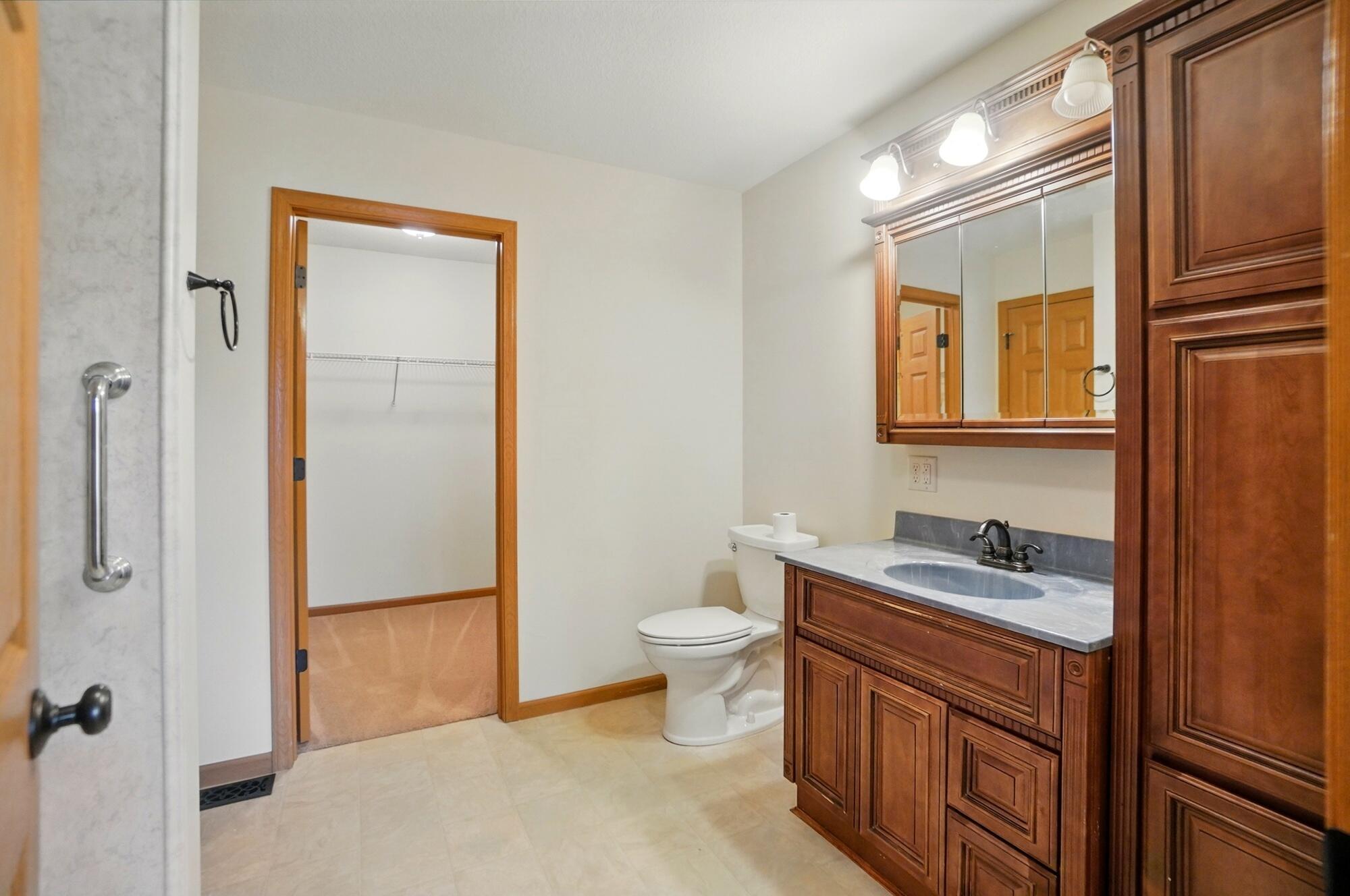 155 Eagles Point, Lima, Ohio 45805