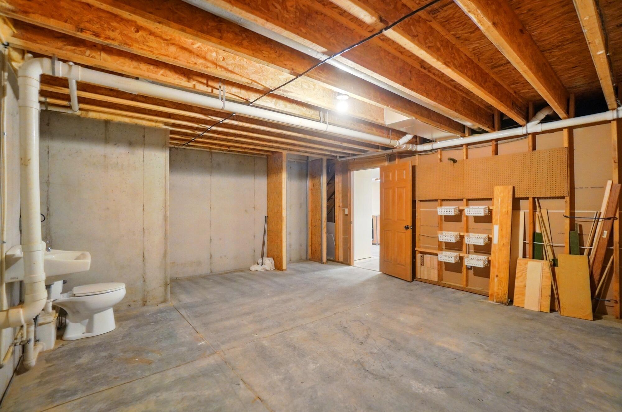 155 Eagles Point, Lima, Ohio 45805
