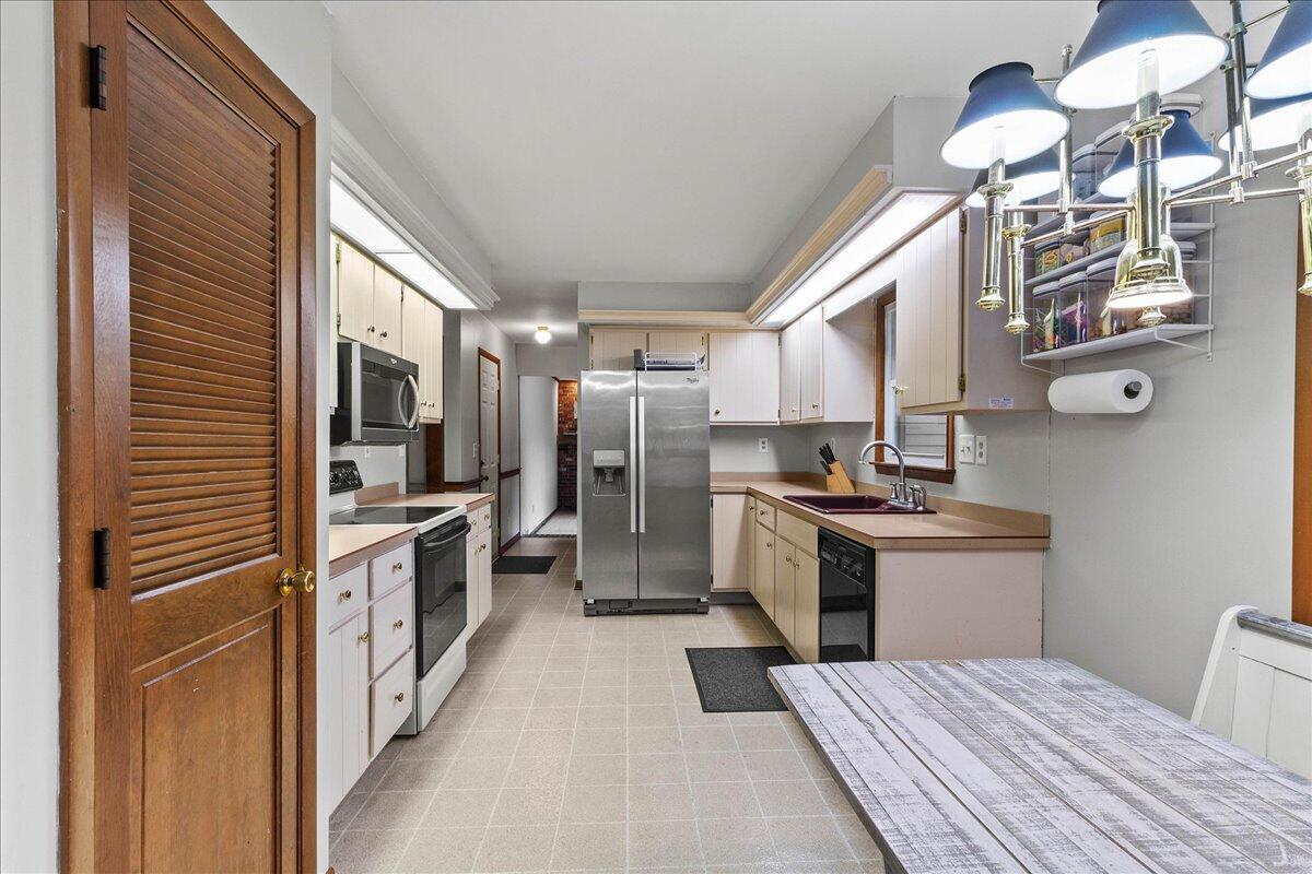 516 Hilltop Drive, Bellefontaine, Ohio 43311