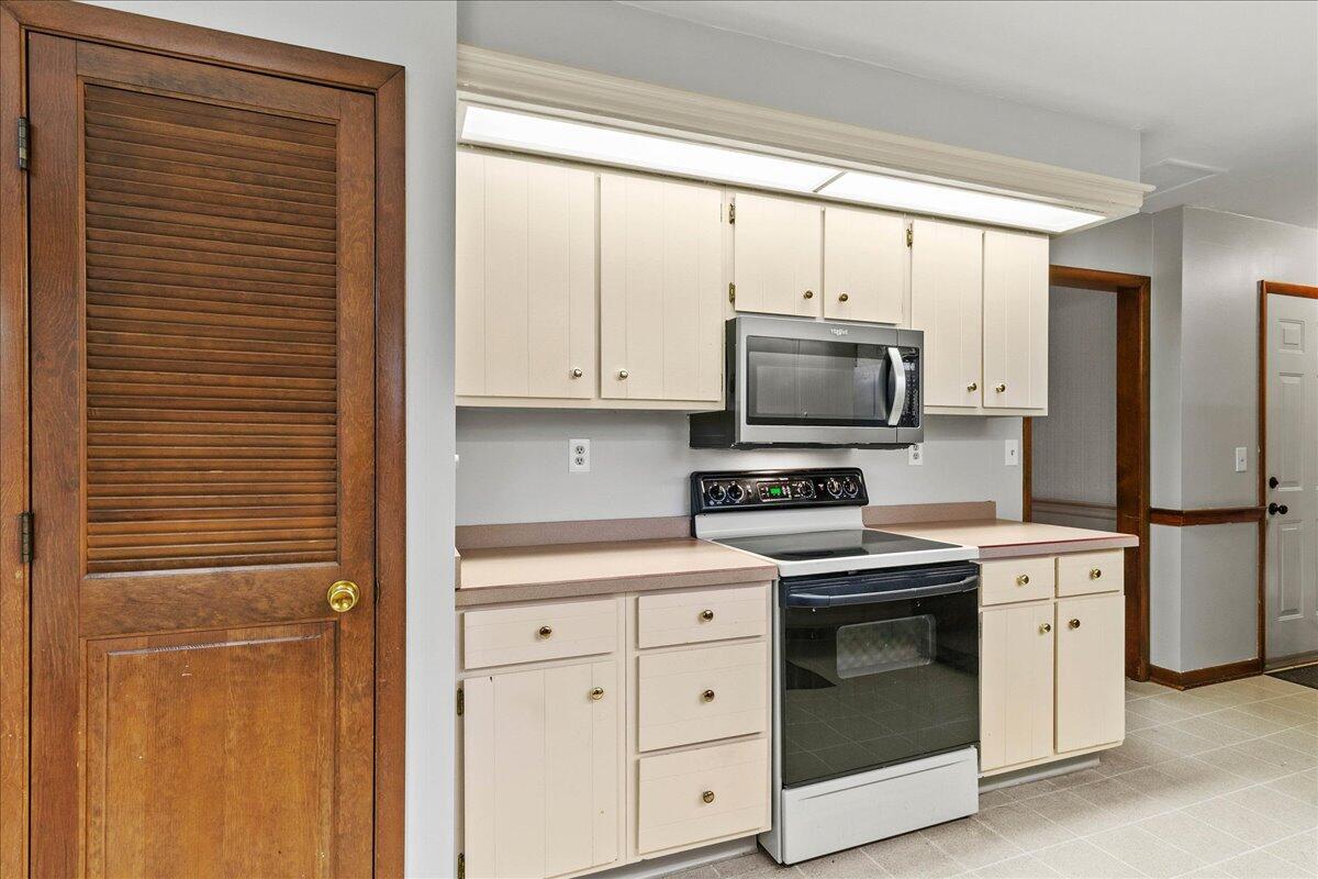 516 Hilltop Drive, Bellefontaine, Ohio 43311