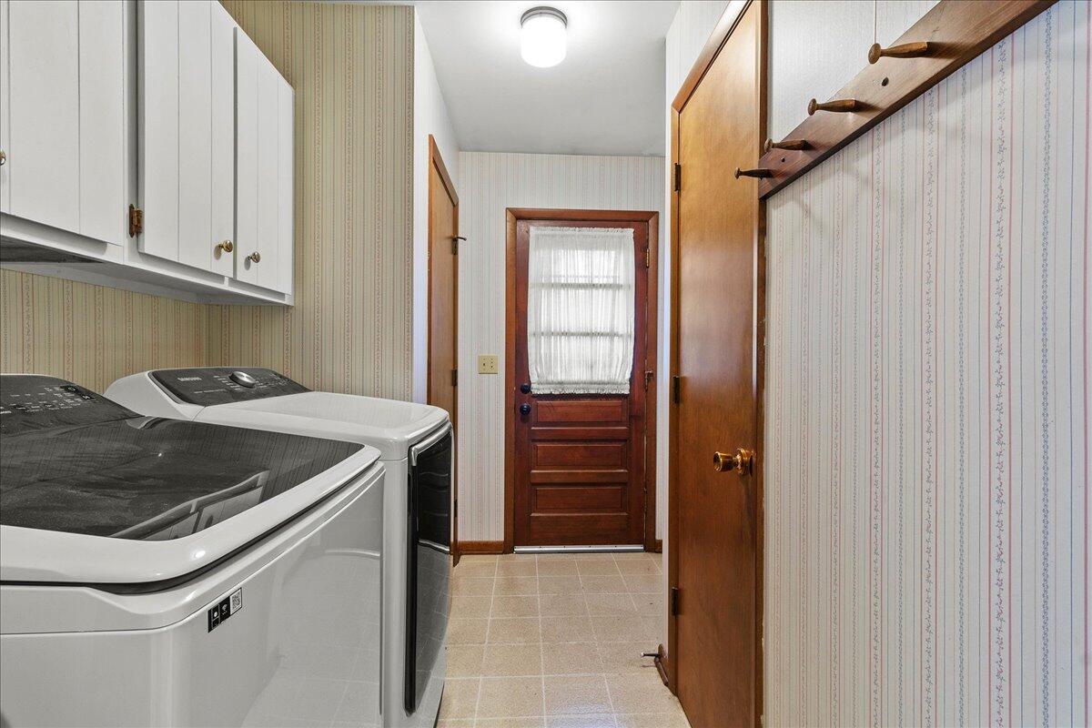 516 Hilltop Drive, Bellefontaine, Ohio 43311