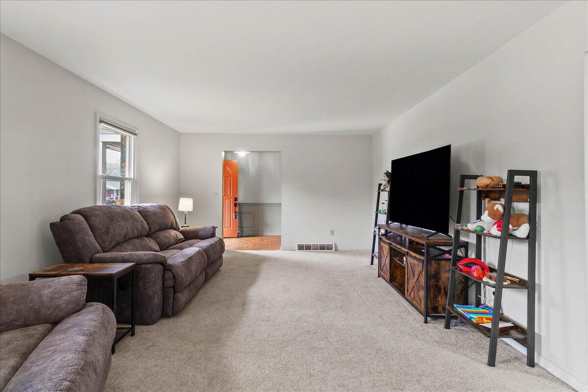 516 Hilltop Drive, Bellefontaine, Ohio 43311