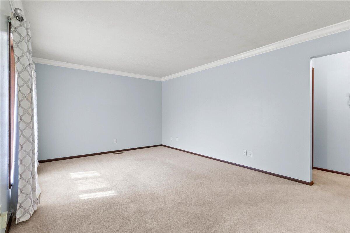 2137 Manhattan Boulevard, Springfield, Ohio 45504