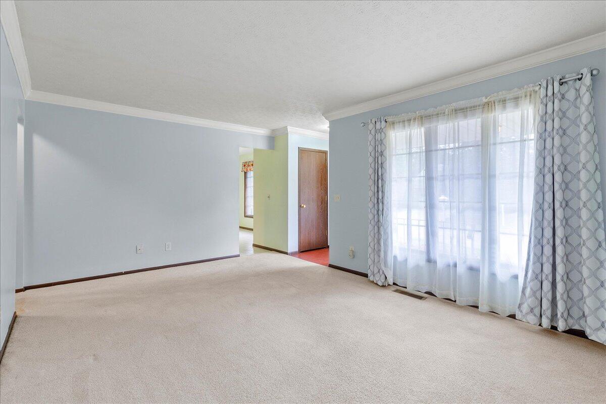 2137 Manhattan Boulevard, Springfield, Ohio 45504