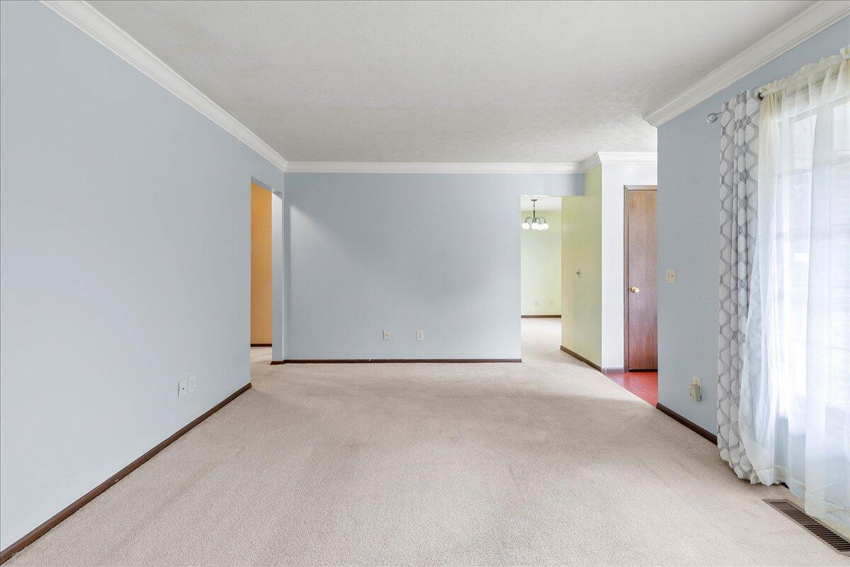 2137 Manhattan Boulevard, Springfield, Ohio 45504