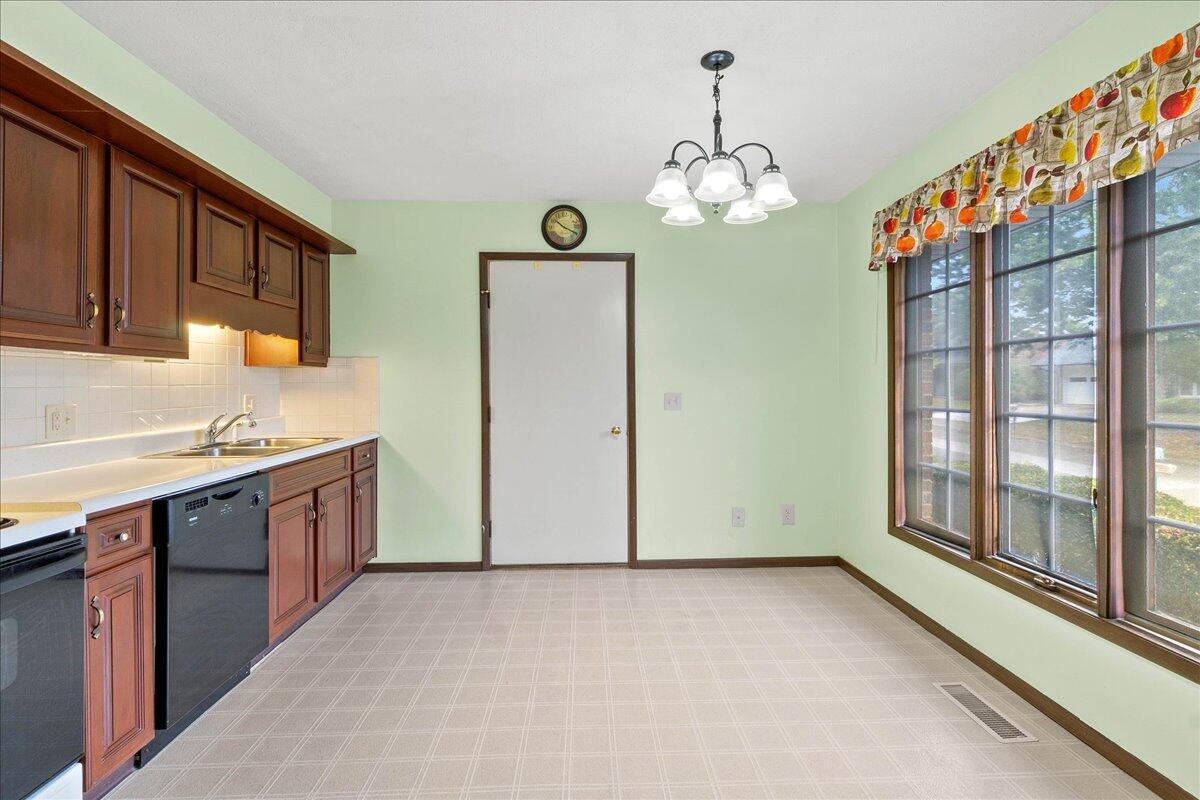 2137 Manhattan Boulevard, Springfield, Ohio 45504