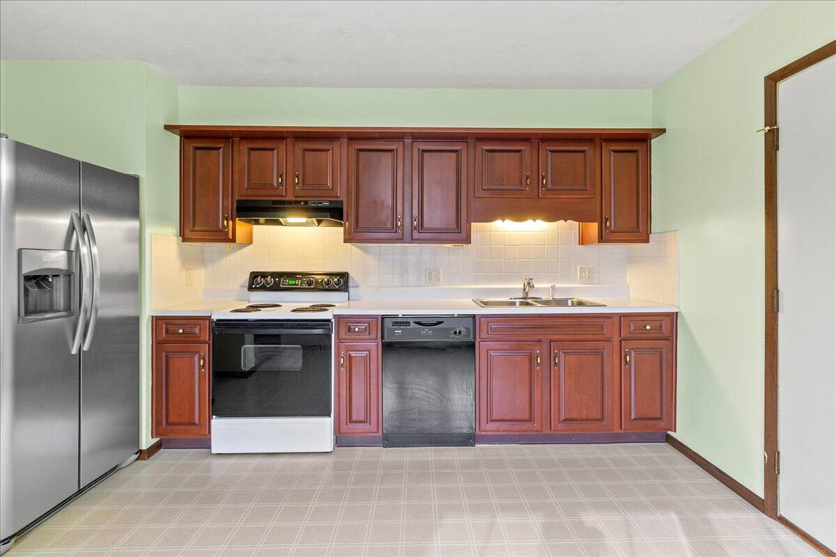 2137 Manhattan Boulevard, Springfield, Ohio 45504