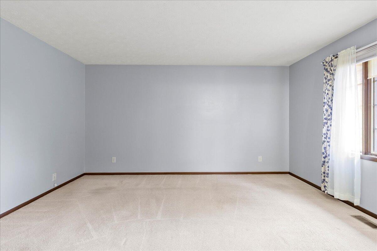 2137 Manhattan Boulevard, Springfield, Ohio 45504