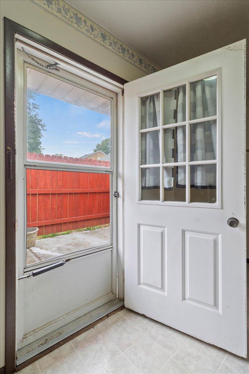 2137 Manhattan Boulevard, Springfield, Ohio 45504