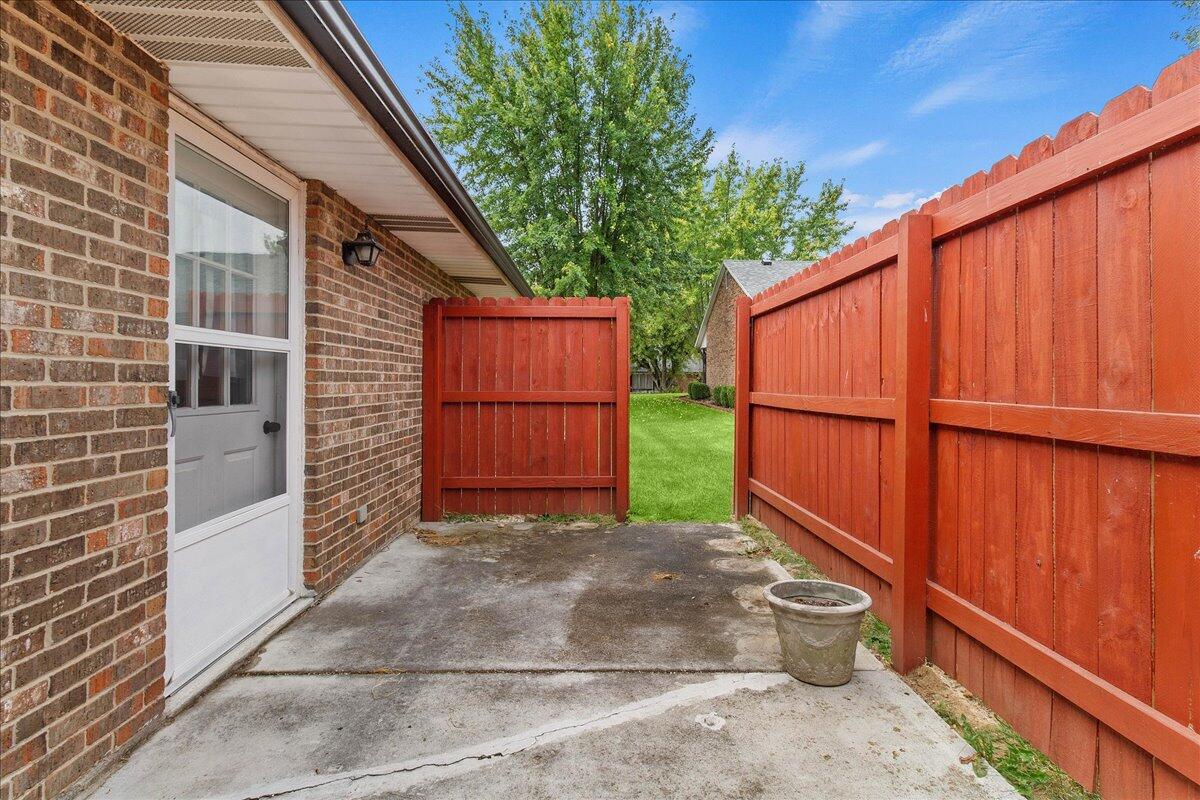 2137 Manhattan Boulevard, Springfield, Ohio 45504