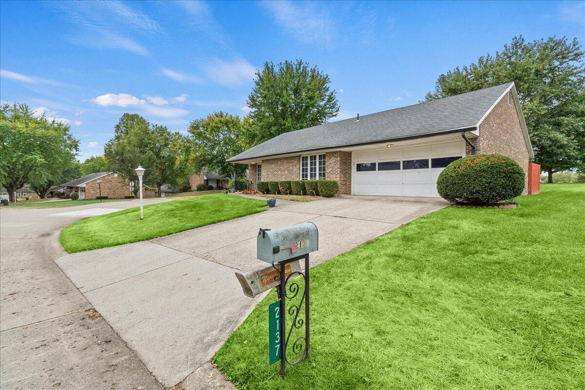 2137 Manhattan Boulevard, Springfield, Ohio 45504