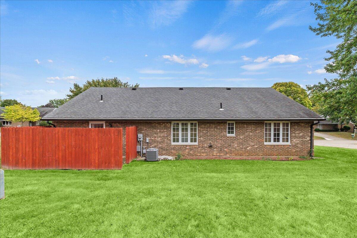 2137 Manhattan Boulevard, Springfield, Ohio 45504