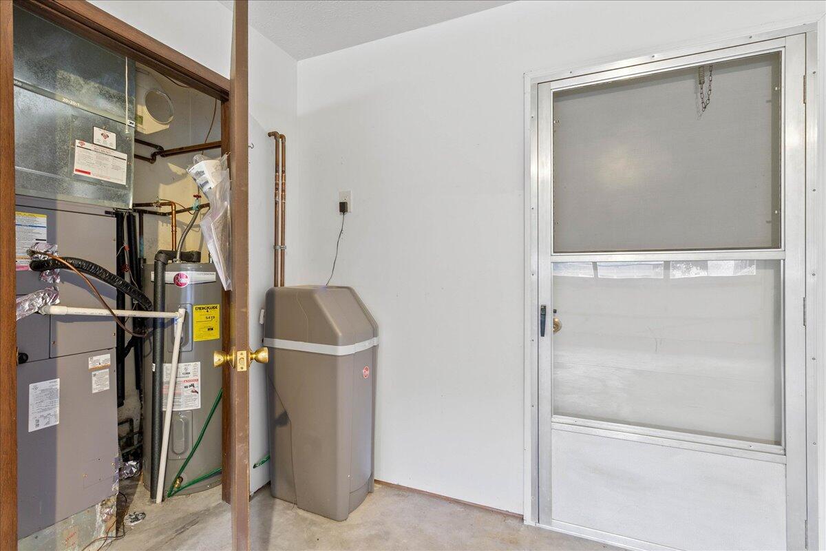 2137 Manhattan Boulevard, Springfield, Ohio 45504