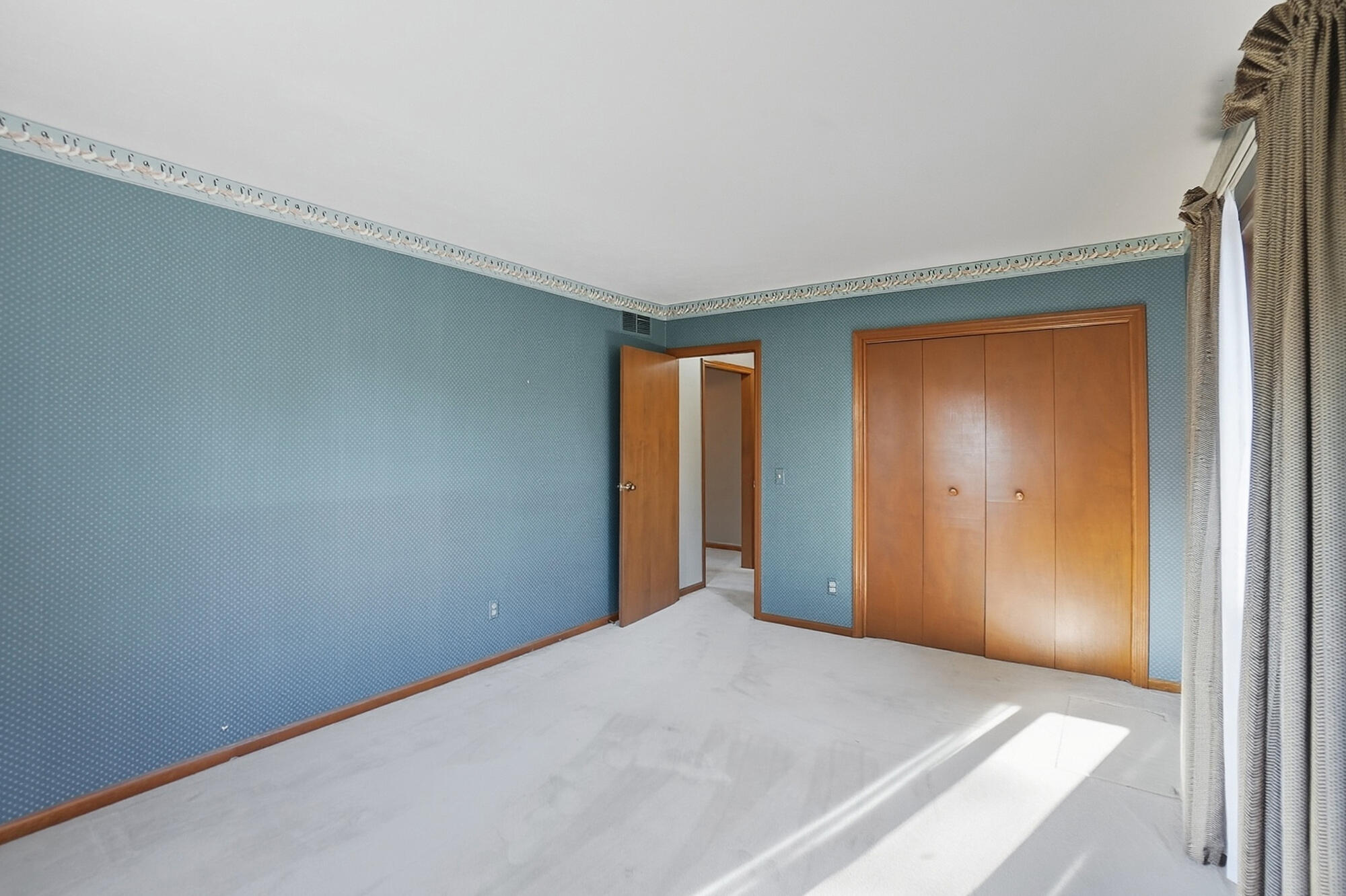 2524 Home Orchard Drive, Springfield, Ohio 45503