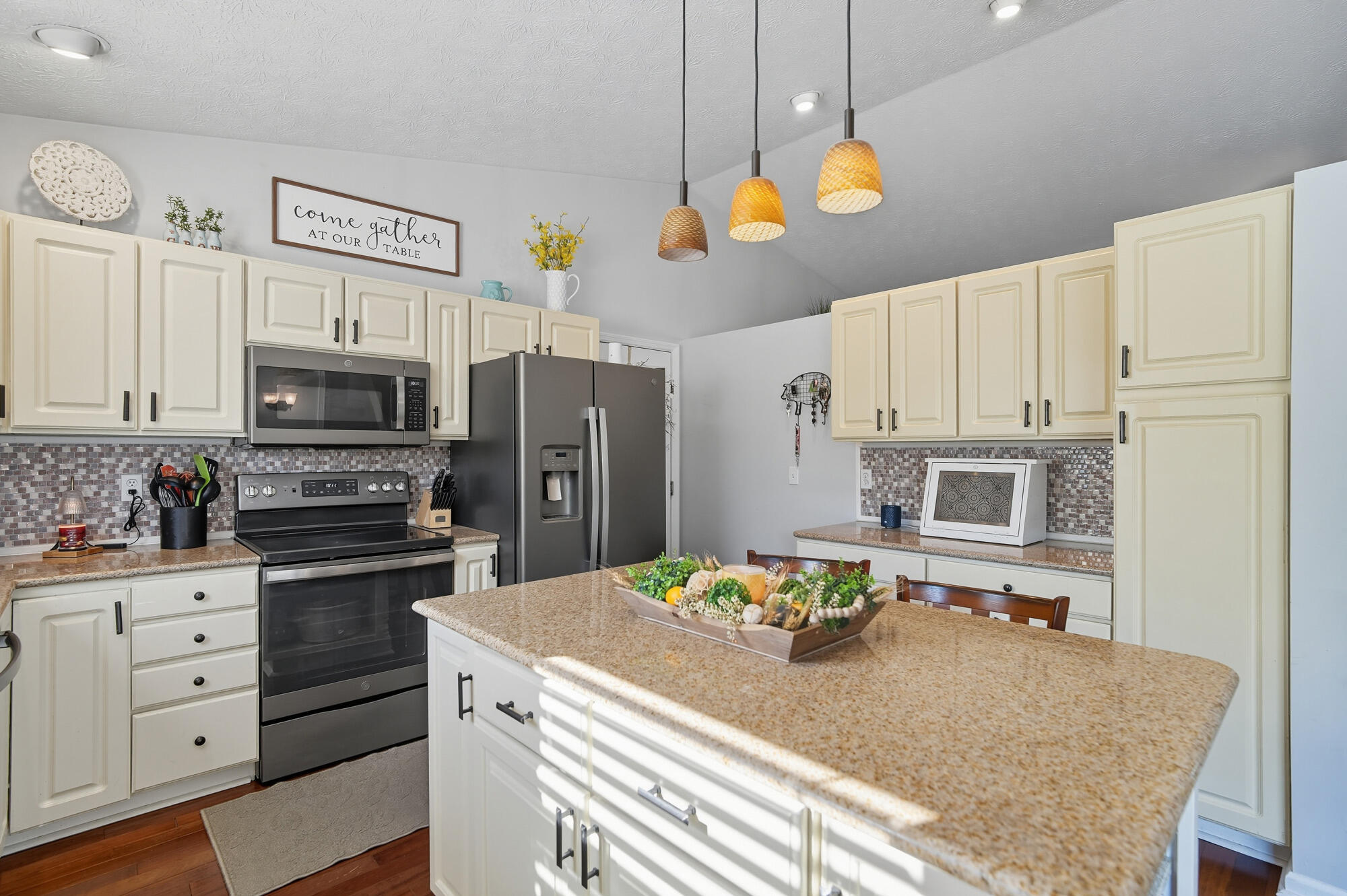 2558 Stoney Creek Street, Springfield, Ohio 45504