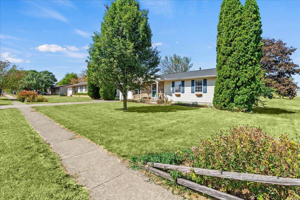 28 Lloyd Drive, North Lewisburg, Ohio 43060