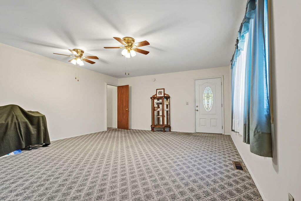 806 Candlewood Boulevard, Piqua, Ohio 45356