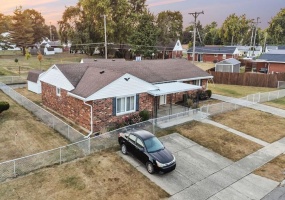 806 Candlewood Boulevard, Piqua, Ohio 45356, 4 Bedrooms Bedrooms, ,1 BathroomBathrooms,Residential,For Sale,Candlewood,1041509