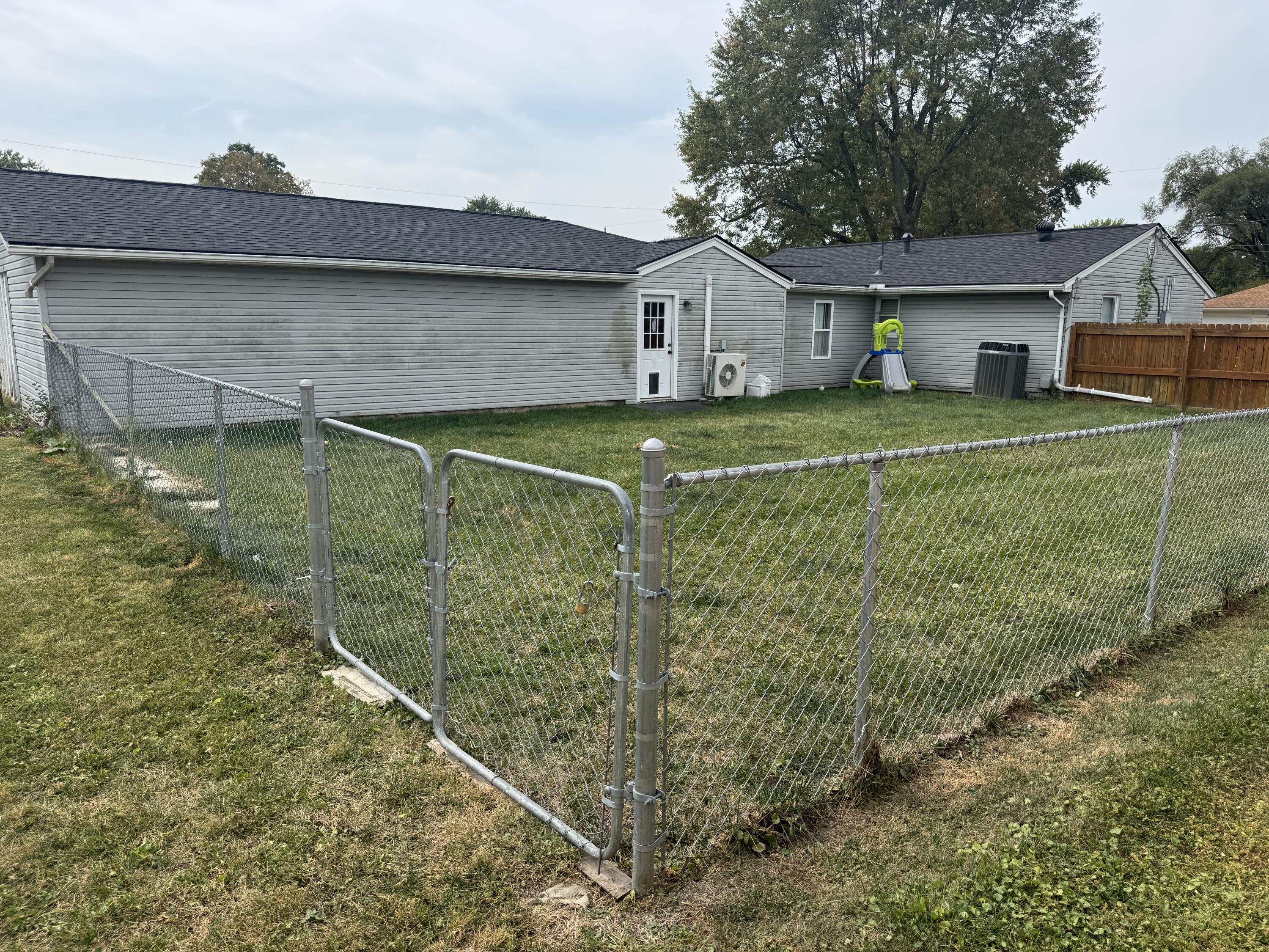 528 Geron Drive, Springfield, Ohio 45505