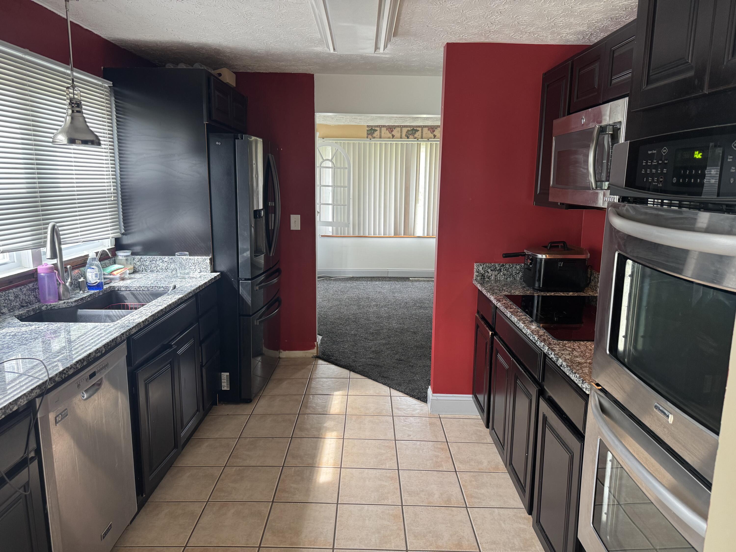 528 Geron Drive, Springfield, Ohio 45505