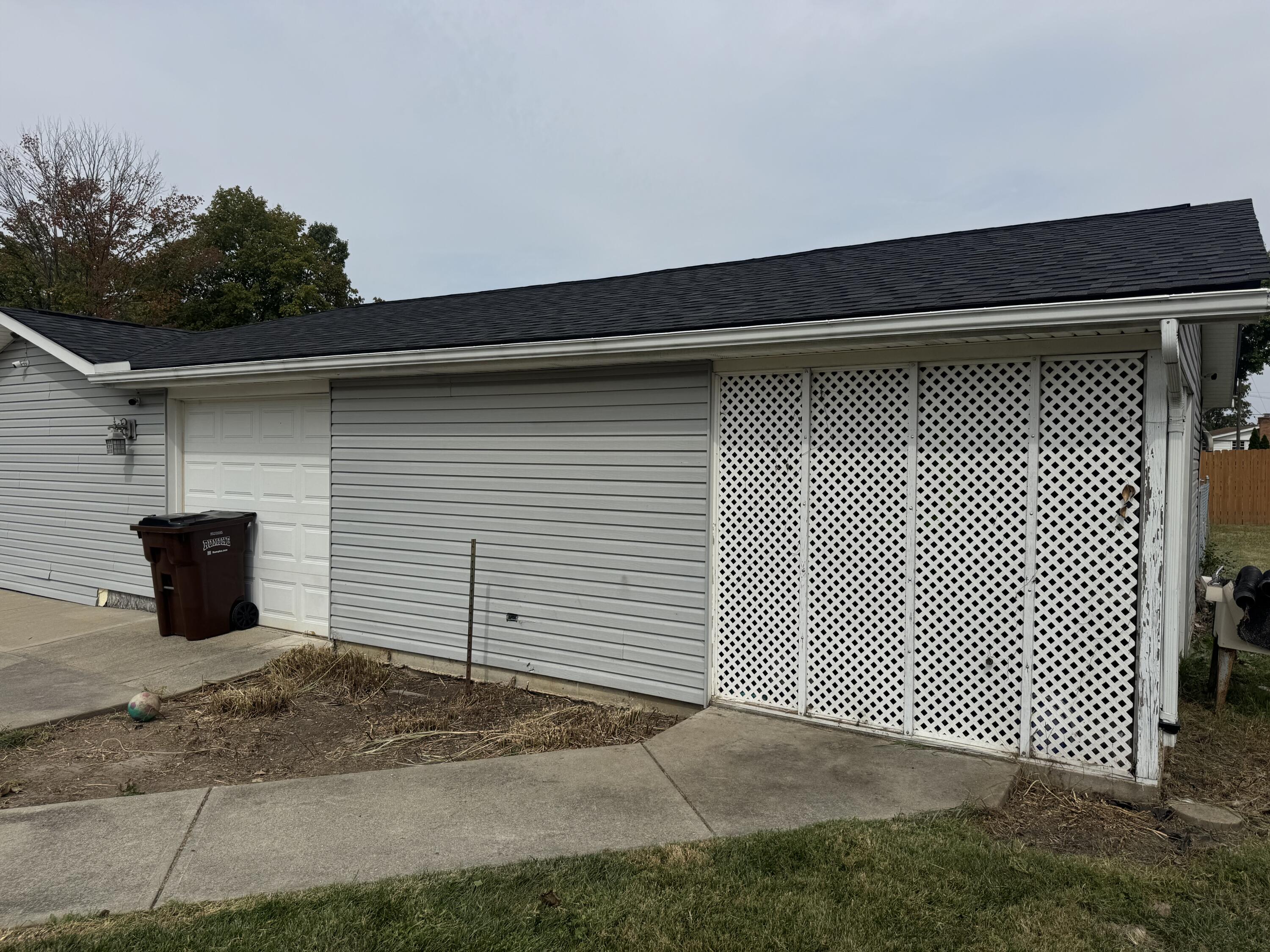 528 Geron Drive, Springfield, Ohio 45505