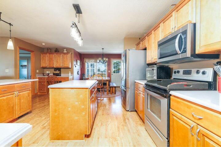 3425 Kropp Road, Grove City, Ohio 43123