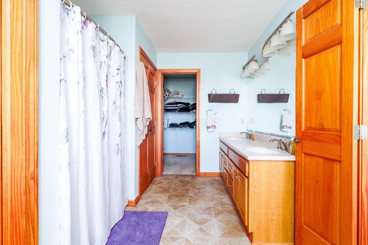 3425 Kropp Road, Grove City, Ohio 43123