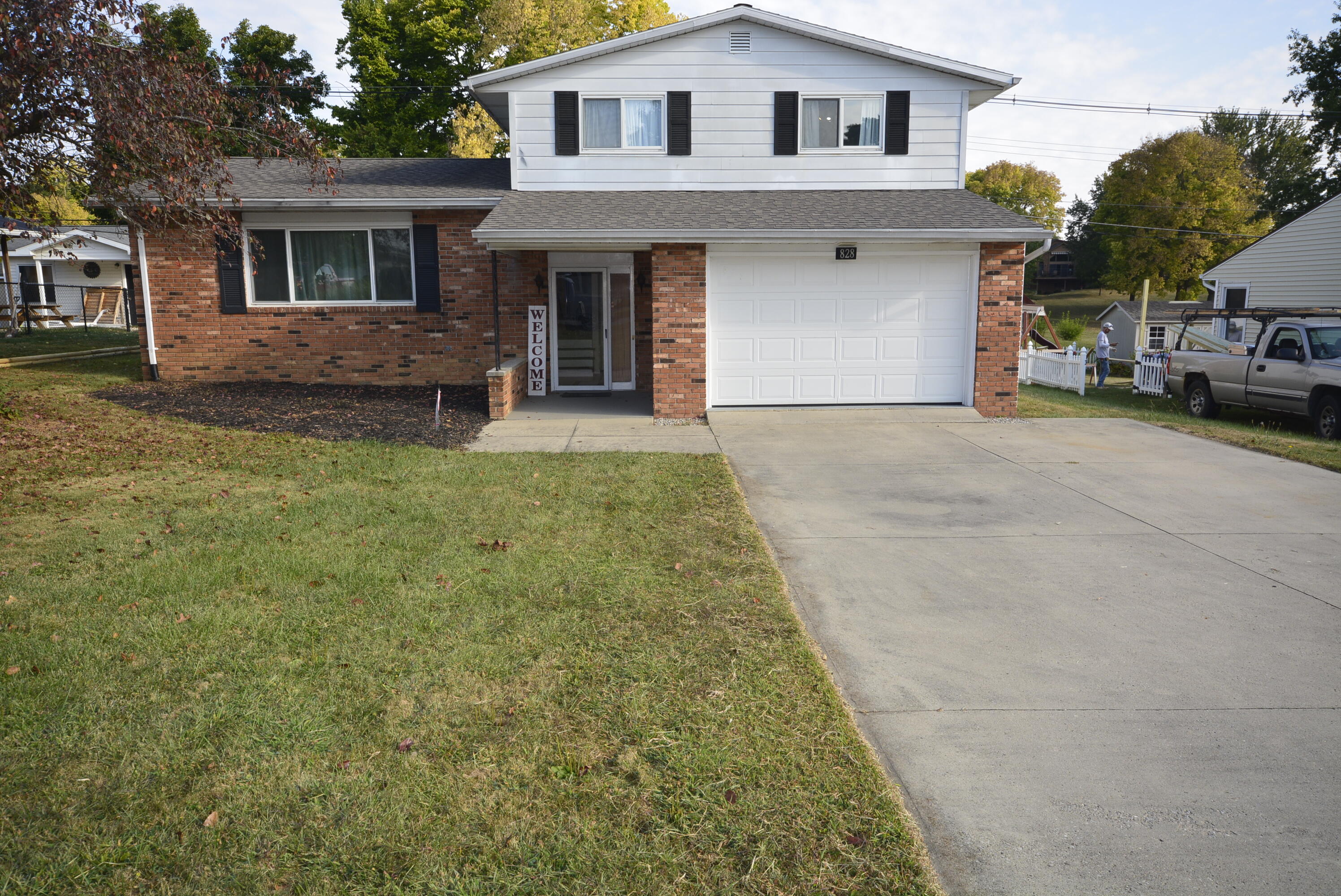 828 Circle Drive, Wapakoneta, Ohio 45895